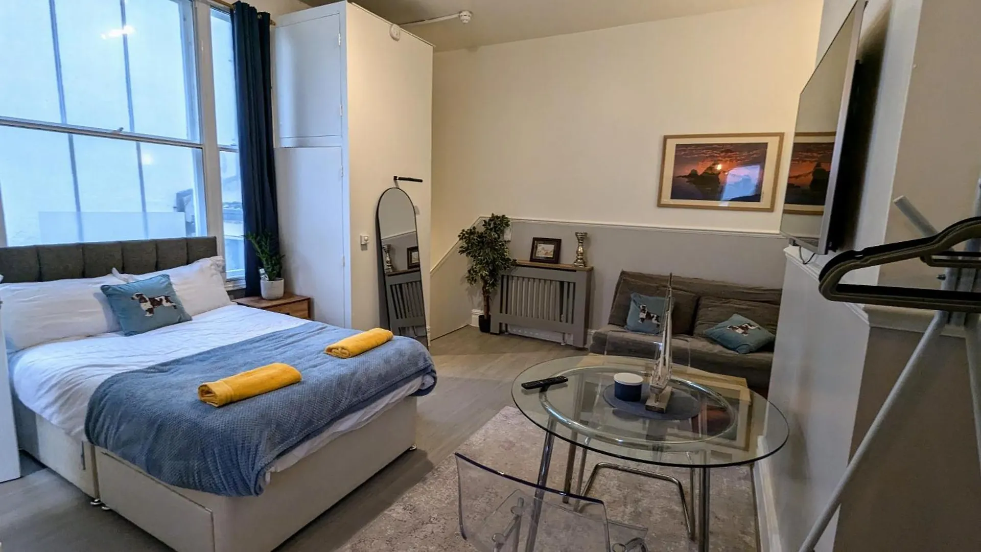 Central Studio Flat By The Sea 브라이턴